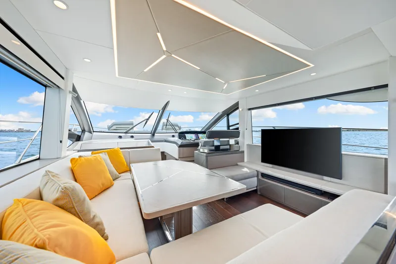 Slide: The Image of Sunseeker Manhattan 55 2021 - 56