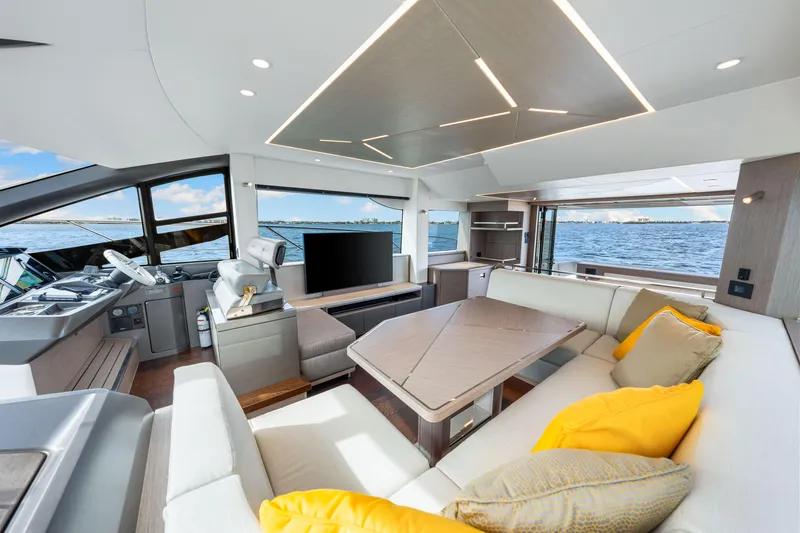 Slide: The Image of Sunseeker Manhattan 55 2021 - 58