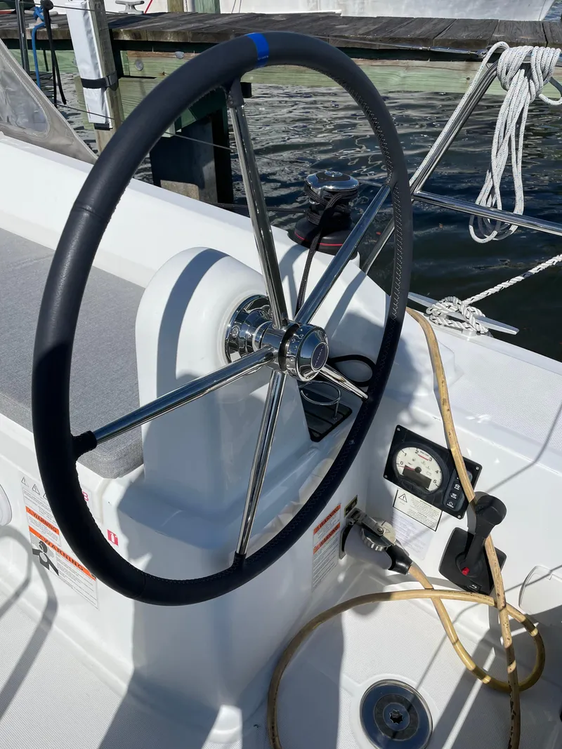 Slide: The Image of Beneteau Oceanis 30.1 2022 - 10