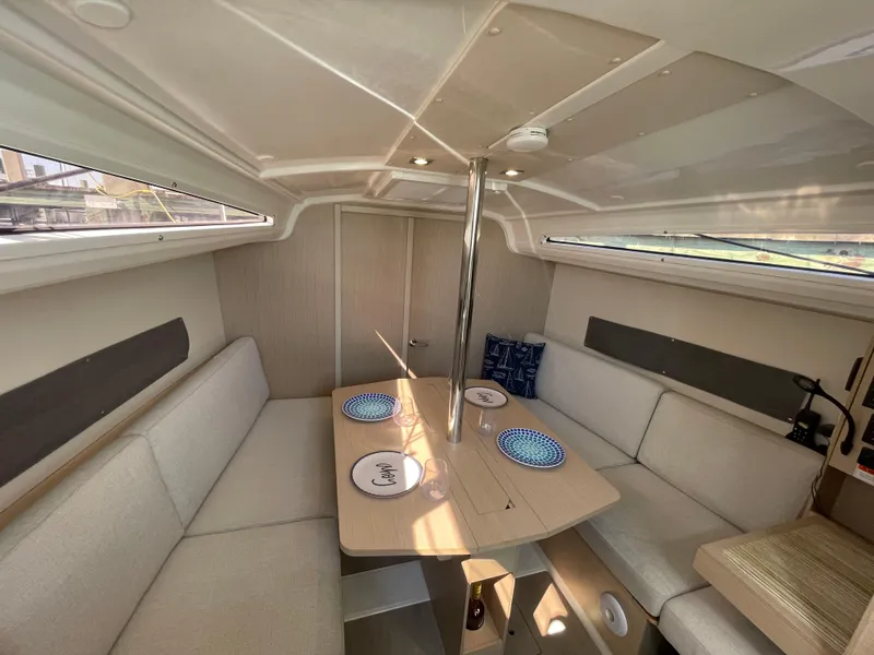 Slide: The Image of Beneteau Oceanis 30.1 2022 - 15