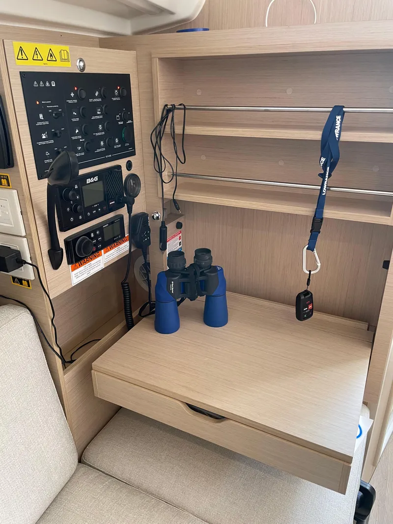 Slide: The Image of Beneteau Oceanis 30.1 2022 - 21