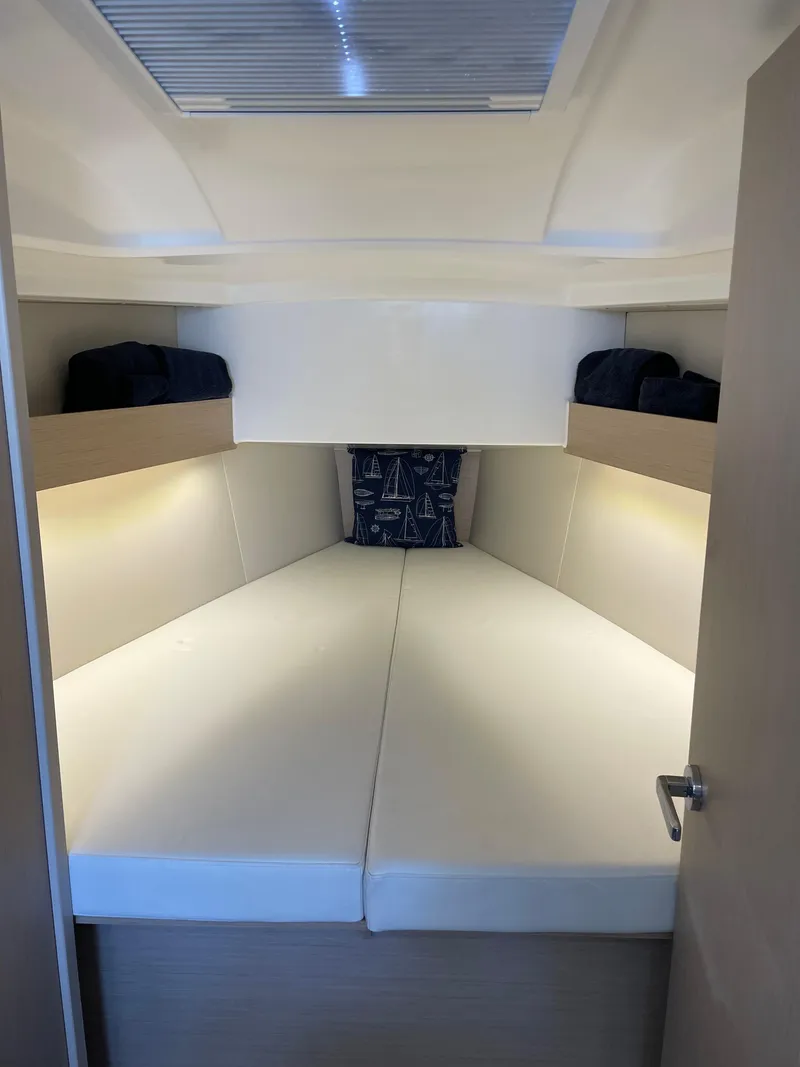 Slide: The Image of Beneteau Oceanis 30.1 2022 - 25