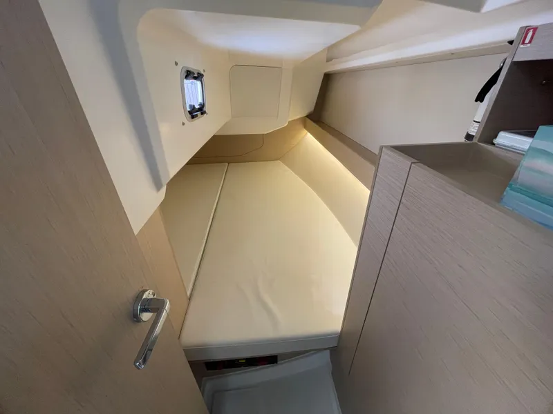 Slide: The Image of Beneteau Oceanis 30.1 2022 - 26