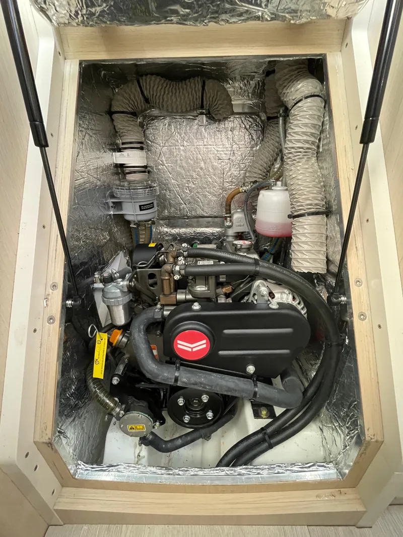 Slide: The Image of Beneteau Oceanis 30.1 2022 - 37