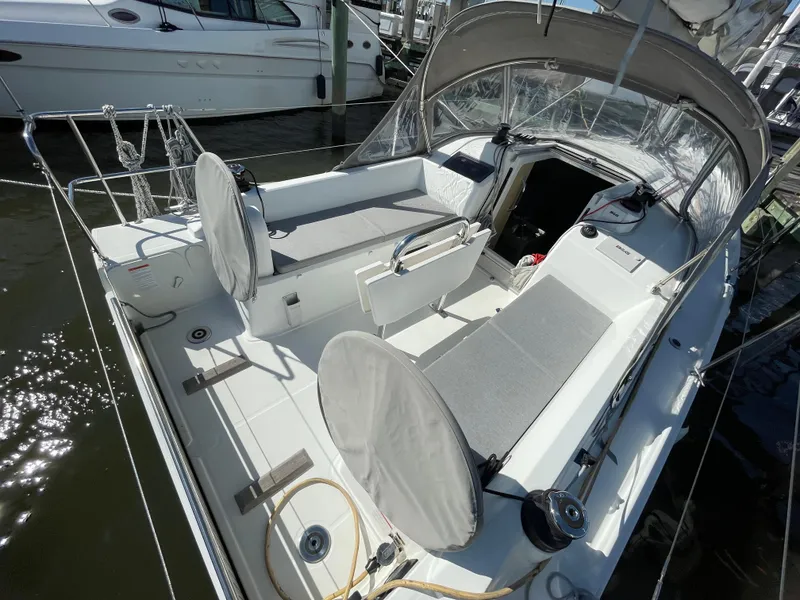 Slide: The Image of Beneteau Oceanis 30.1 2022 - 6