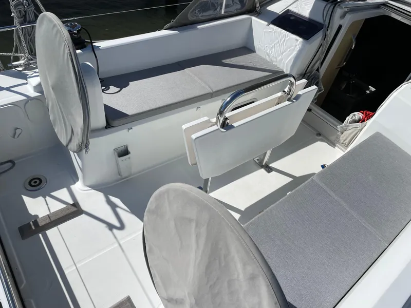 Slide: The Image of Beneteau Oceanis 30.1 2022 - 8