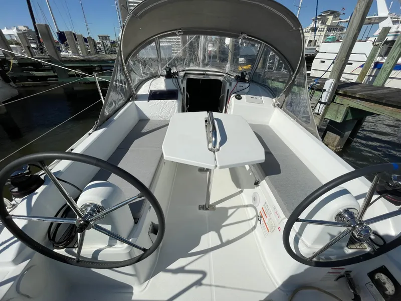 Slide: The Image of Beneteau Oceanis 30.1 2022 - 9