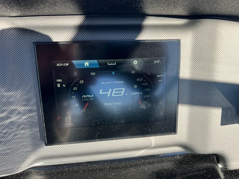 Slide: The Image of Dashboard display of 2025 Yamaha Boats SX190 showing speed and RPM. - 13