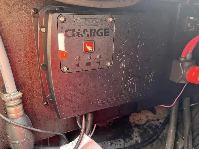 Slide: The Image of 2018 Legend Trailers V20 power module with charge indicator and wiring. - 18