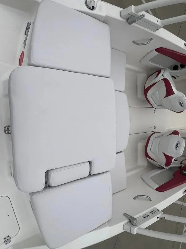 Slide: The Image of Chaparral 19 H20 2016 - 11