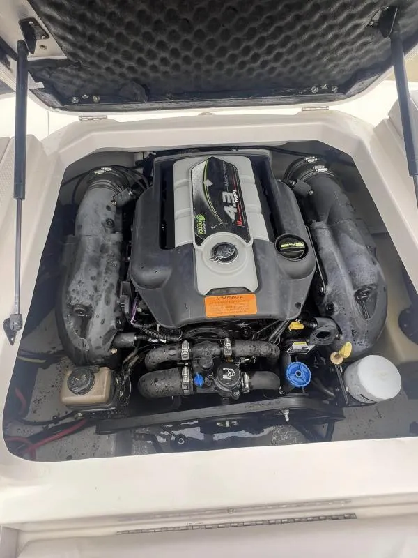 Slide: The Image of Chaparral 19 H20 2016 - 12