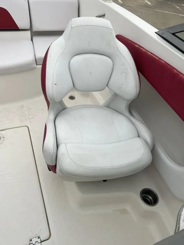 Slide: The Image of Chaparral 19 H20 2016 - 18