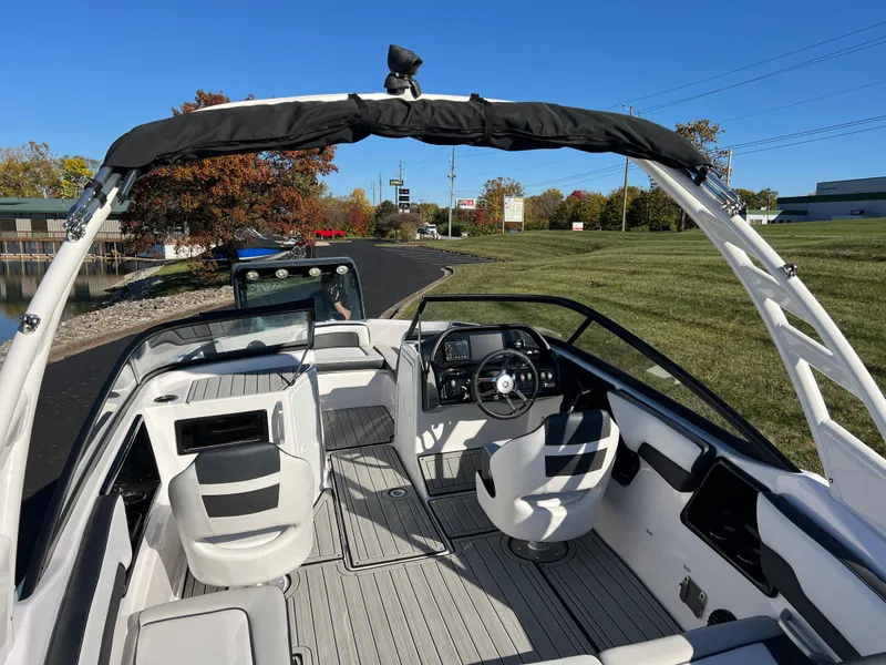 Slide: The Image of 2025 Yamaha Boats 195S interior, featuring sleek design and modern controls. - 9