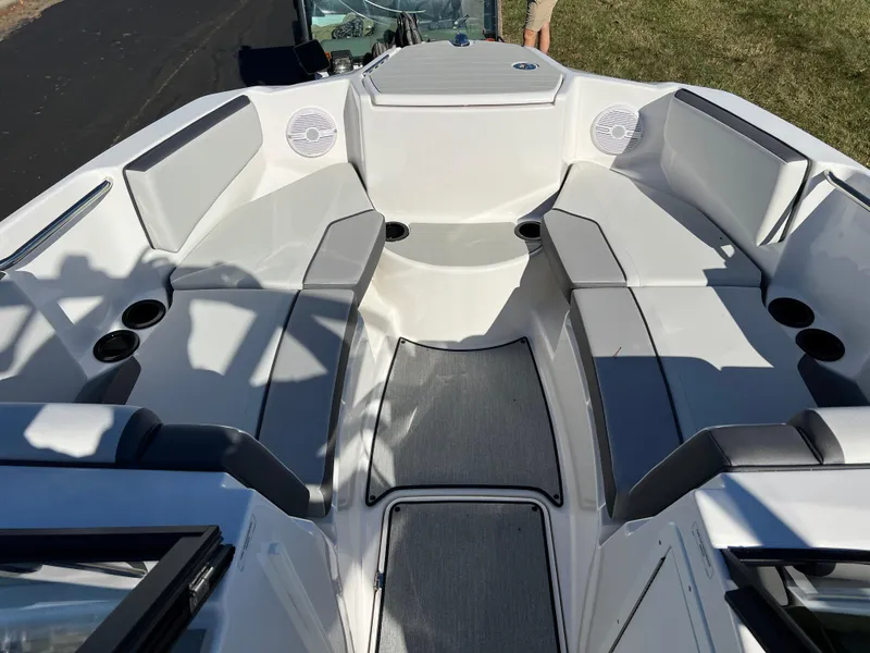 Slide: The Image of Yamaha AR220 2025 - 15