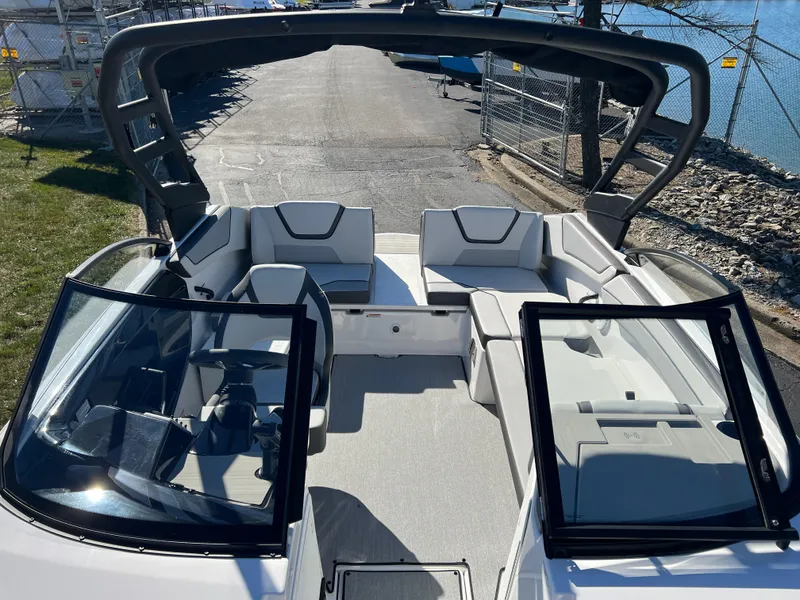 Slide: The Image of Yamaha AR220 2025 - 17