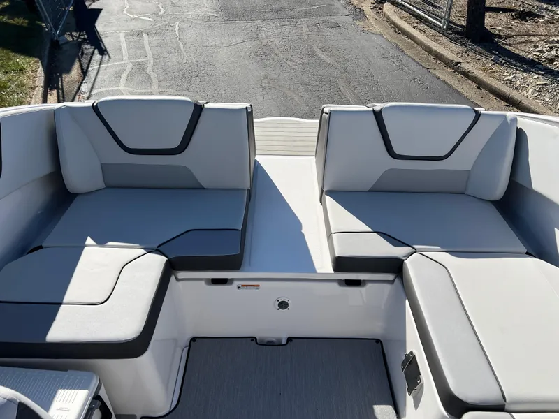 Slide: The Image of Yamaha AR220 2025 - 19