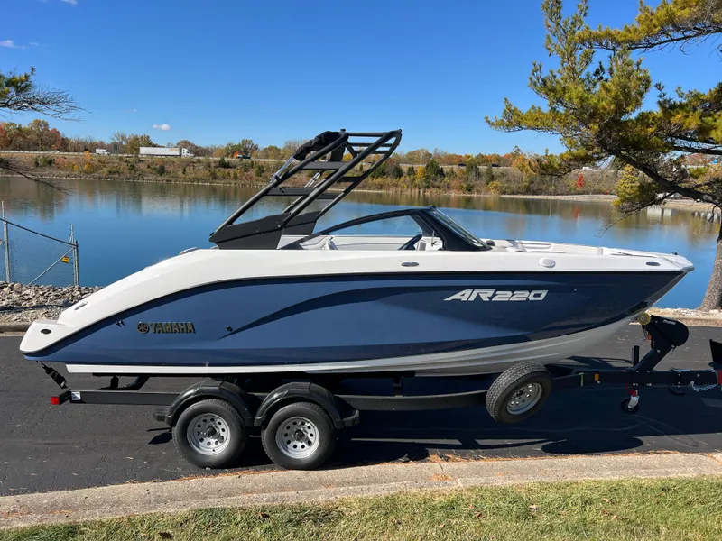 Slide: The Image of Yamaha AR220 2025 - 4