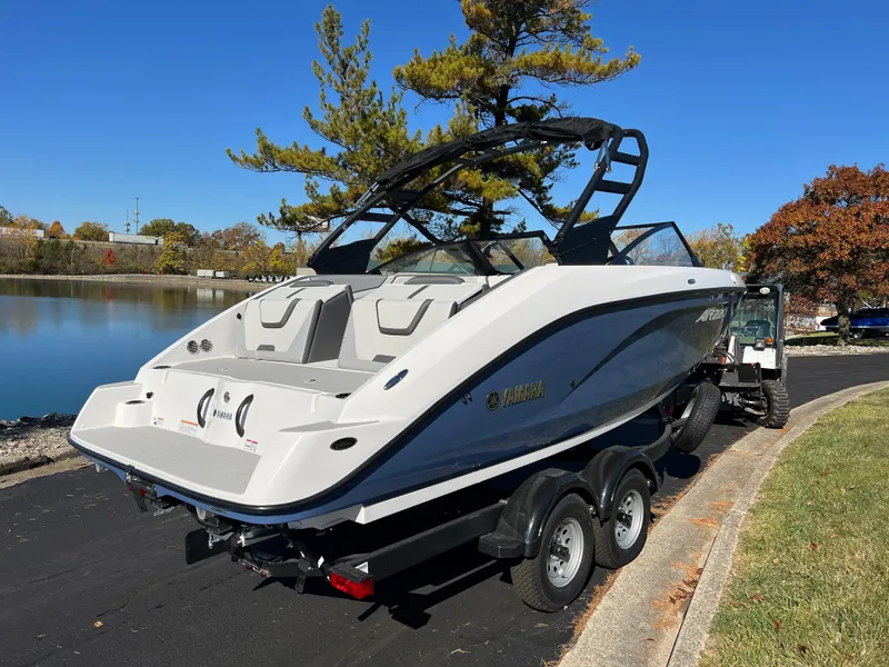 Slide: The Image of Yamaha AR220 2025 - 5