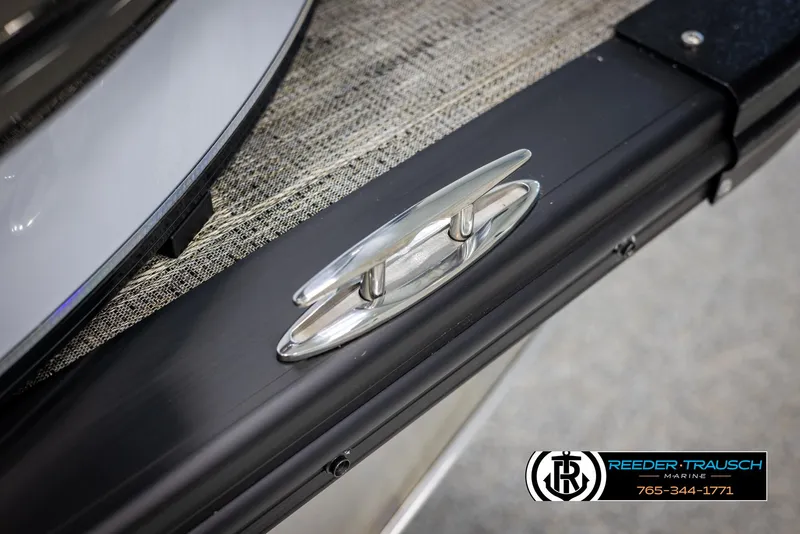 Slide: The Image of Avalon Catalina QL 2025 boat cleat detail, Reeder-Trausch Marine branding visible. - 48