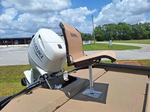 Slide: The Image of SeaArk Shadow 18 Center Console 2024 - 3