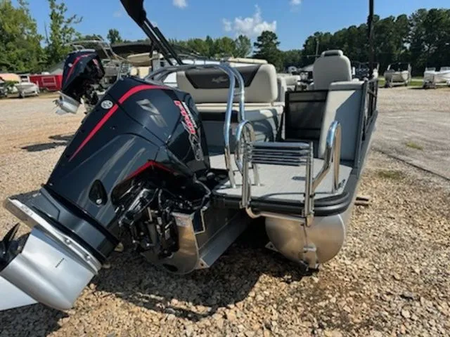 Slide: The Image of SunChaser Geneva Sport 21 SB DH 2024 - 16