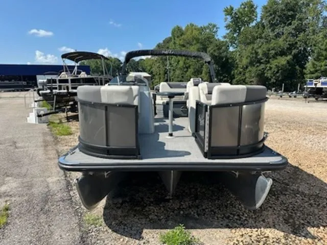 Slide: The Image of SunChaser Geneva Sport 21 SB DH 2024 - 4