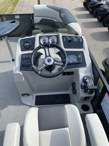 Slide: The Image of SunChaser Geneva Sport 21 SB DH 2024 - 5