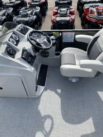 Slide: The Image of SunChaser Geneva Sport 21 SB DH 2024 - 8