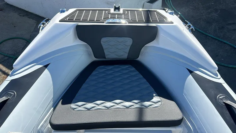 Slide: The Image of 2025 Highfield Sport 520 Rib in showroom. - 9