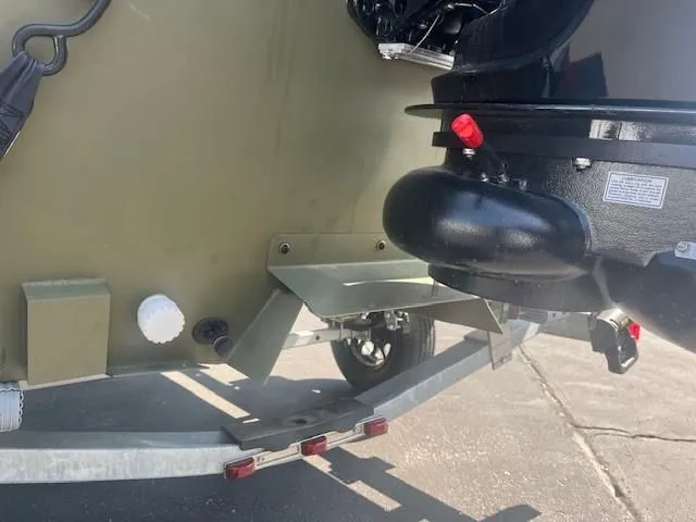 Slide: The Image of Crestliner CRESTLINER C186TN 2025 - 5