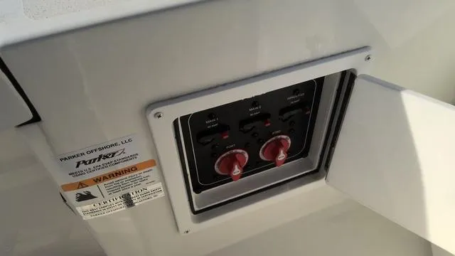 Slide: The Image of Parker Marine 2600 Center Console 2025 - 19