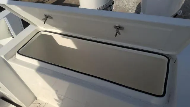 Slide: The Image of Parker Marine 2600 Center Console 2025 - 20