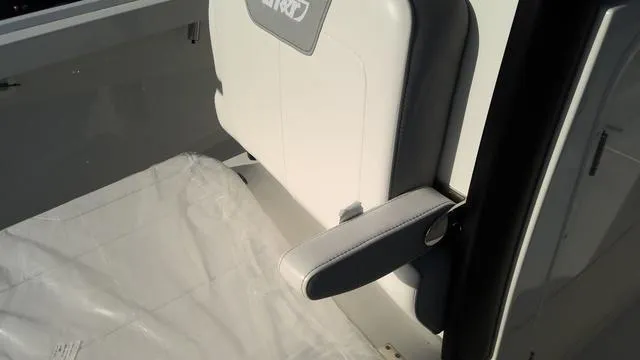 Slide: The Image of Parker Marine 2600 Center Console 2025 - 36