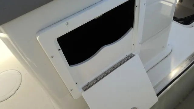 Slide: The Image of Parker Marine 2600 Center Console 2025 - 39