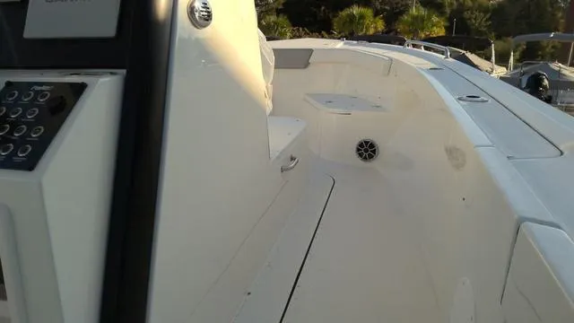 Slide: The Image of Parker Marine 2600 Center Console 2025 - 9
