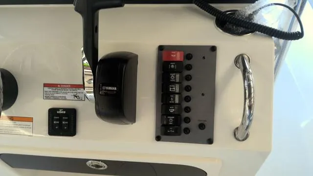 Slide: The Image of Parker Marine 21SE Center Console 2025 - 18