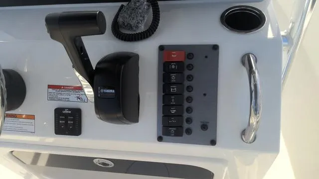 Slide: The Image of Parker 21SE Center Console 2025 - 18