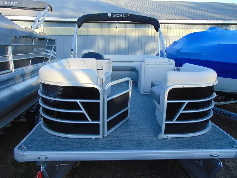 Slide: The Image of Godfrey Xperience 1680 CX 25 in 2023 - 3