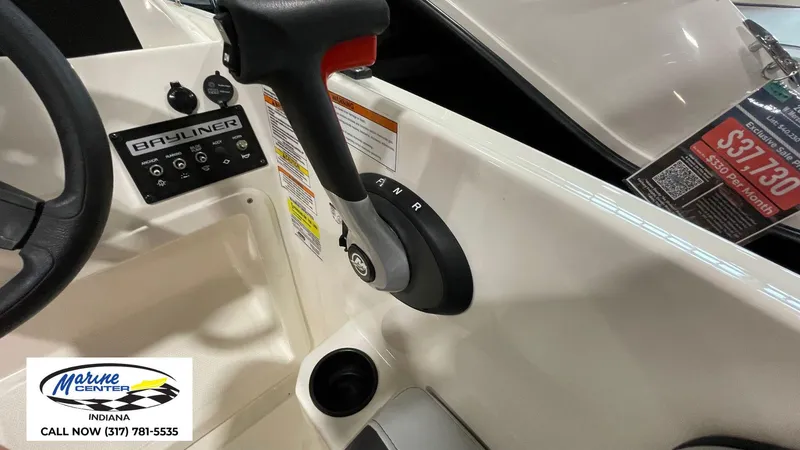 Slide: The Image of Bayliner Bayliner M-15 2021 - 11