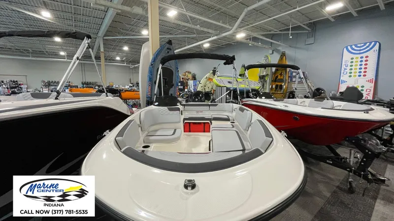 Slide: The Image of Bayliner Bayliner M-15 2021 - 4