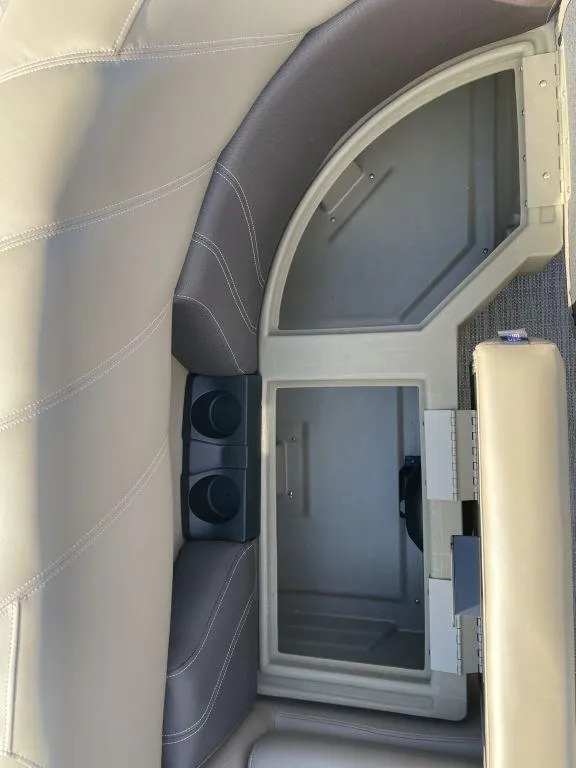 Slide: The Image of Sylvan 822 LZ Mirage 2025 - 12