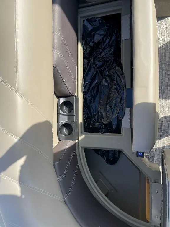 Slide: The Image of Sylvan 822 LZ Mirage 2025 - 13