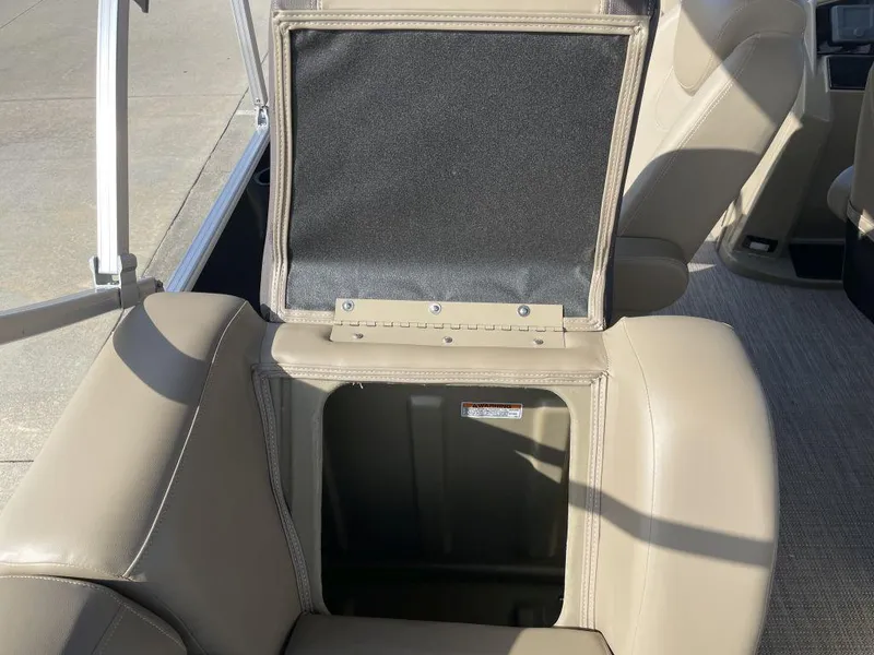 Slide: The Image of Sylvan 822 LZ Mirage 2025 - 17