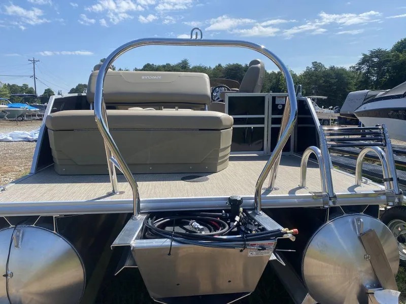 Slide: The Image of Sylvan Mirage 822 CLS DH 2025 - 13