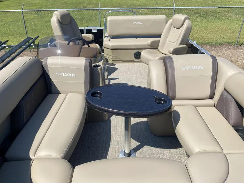 Slide: The Image of Sylvan Mirage 822 CLS DH 2025 - 16