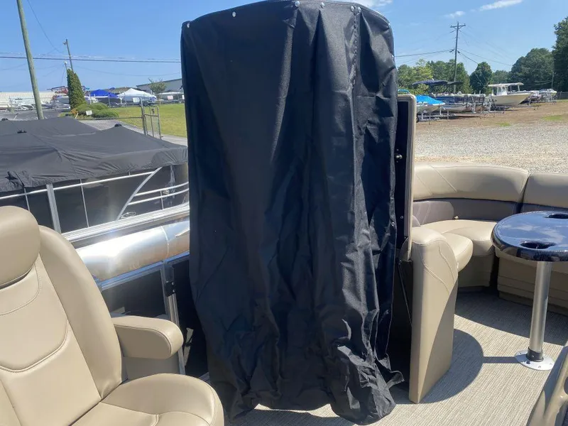 Slide: The Image of Sylvan Mirage 822 CLS DH 2025 - 5