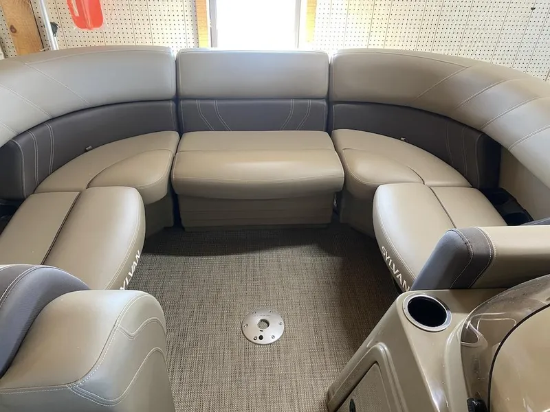 Slide: The Image of Sylvan Mirage 820 CLZ DH 2025 - 11