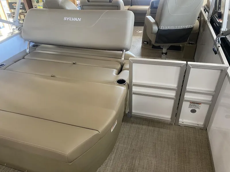 Slide: The Image of Sylvan Mirage 820 CLZ DH 2025 - 19