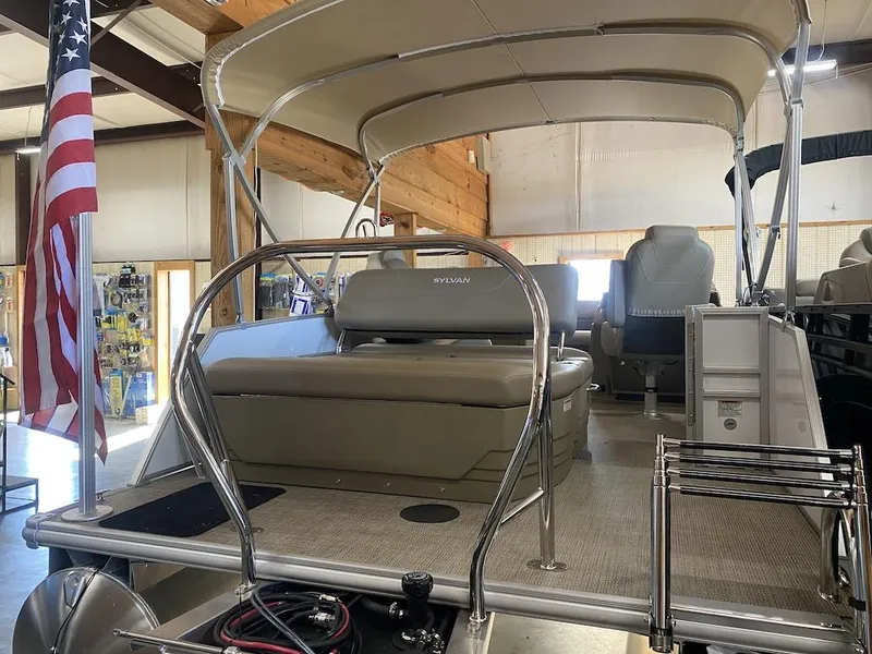 Slide: The Image of Sylvan Mirage 820 CLZ DH 2025 - 5