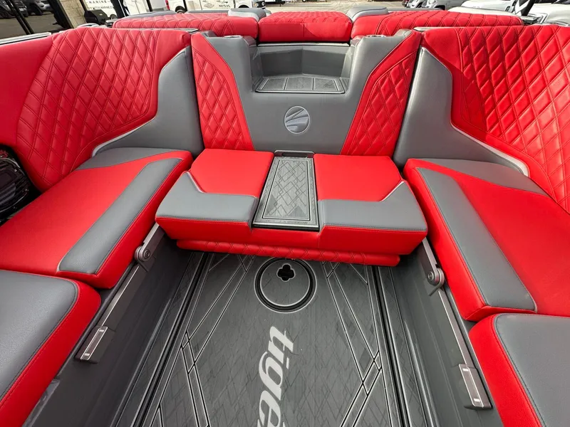 Slide: The Image of Tigé 24RZX 2025 - 11